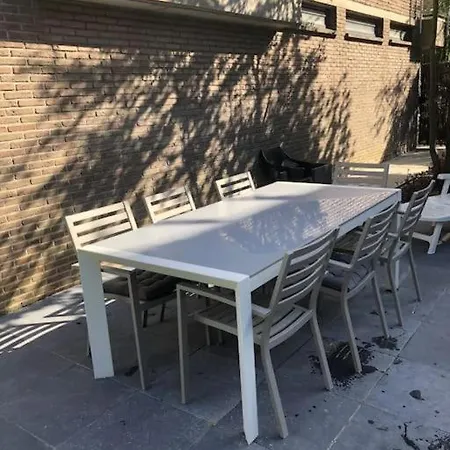 Accommodatie bij particulieren Prive Met Chill En Gedeelde Badkamer - Rand - Afrit E313 Wommelgem - Vlakbij Tramhalte Lijn 9 En 24