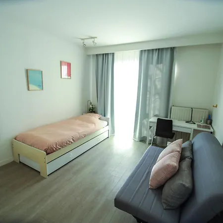 Prive Met Chill En Gedeelde Badkamer - Rand - Afrit E313 Wommelgem - Vlakbij Tramhalte Lijn 9 En 24 Accommodatie bij particulieren