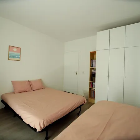 Prive Met Chill En Gedeelde Badkamer - Rand - Afrit E313 Wommelgem - Vlakbij Tramhalte Lijn 9 En 24 *